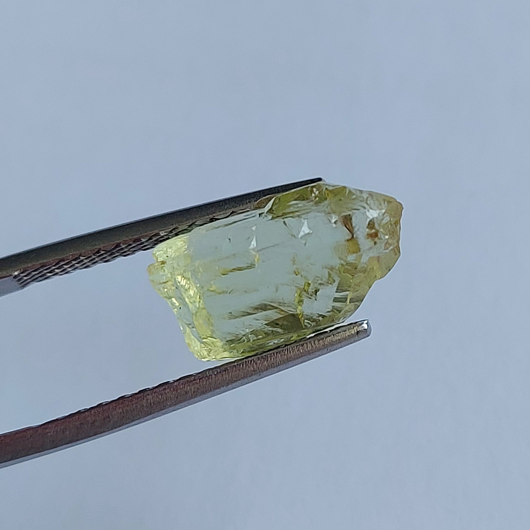 Берил Геліодор природний кристал 6,77 карат